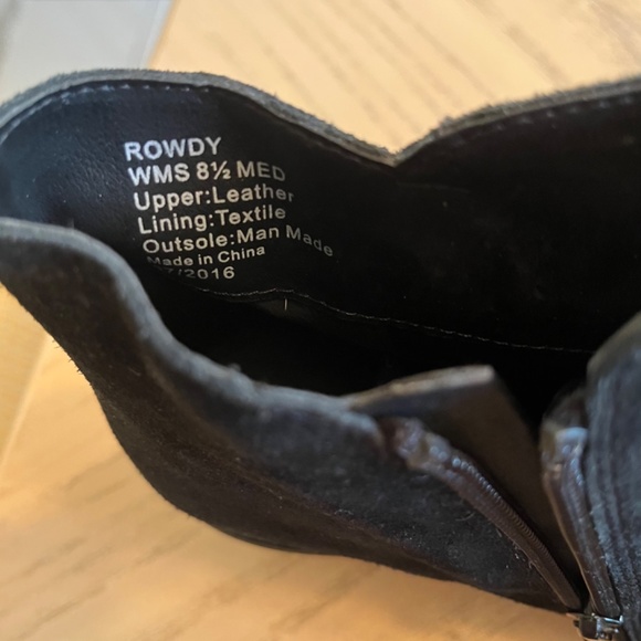 Black Suede Fringe Ankle Bootie Size 8.5 by Kenneth Cole Reation - Picture 5 of 15